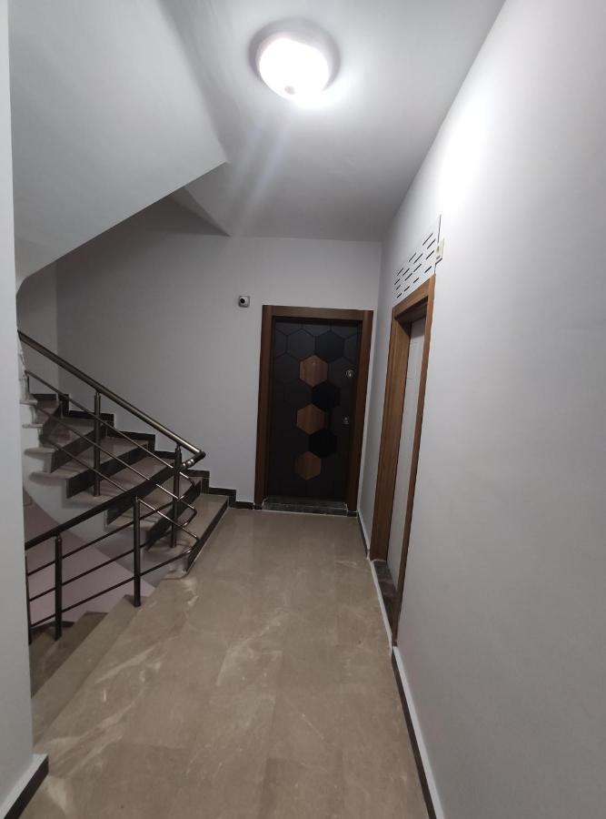 Hadrian And Apart Otel *